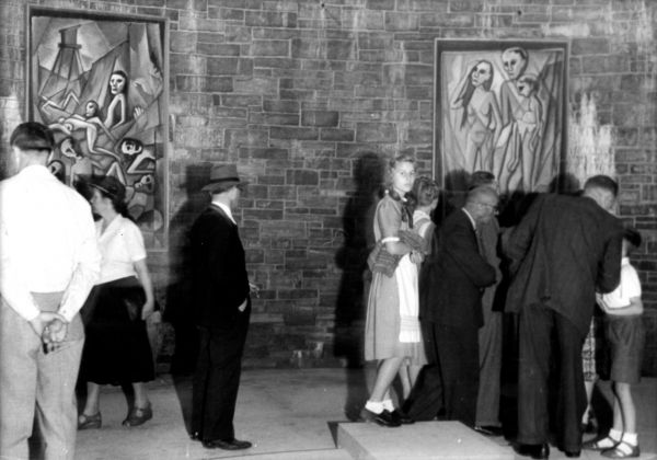 Einweihung des Mahnmals in der „Gruft“ im Nordturm der Wewelsburg am 29. Juni 1950